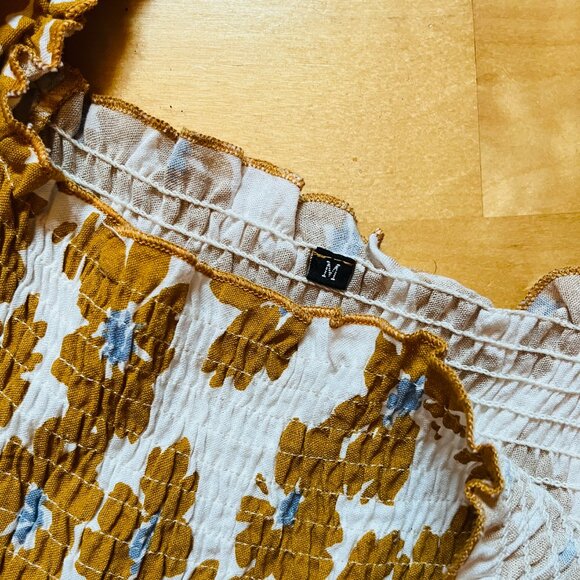 Gold and White floral patterned sun dress with poofy sleeves, size M - Picture 7 of 11